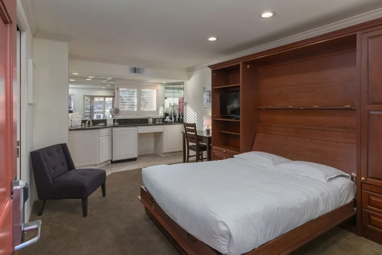 Saratoga Oaks Lodge
