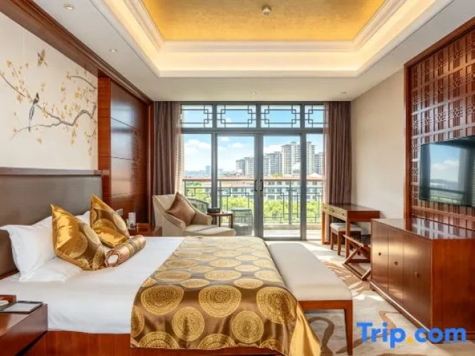 2 Bedrooms Business Suite