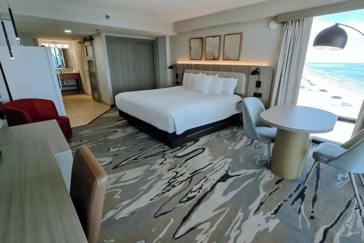 Standard room with balcony and with view