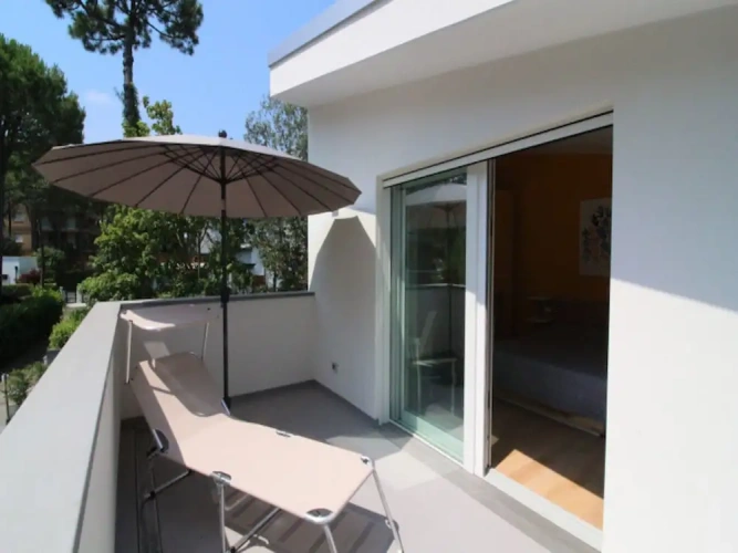 2 Bedrooms Villa with balcony and with garden view