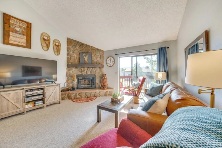 2 Bedrooms Apartment