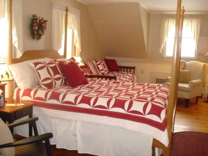 Brass Lantern Inn