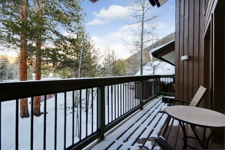 2 Bedrooms Standard room with balcony and with courtyard view