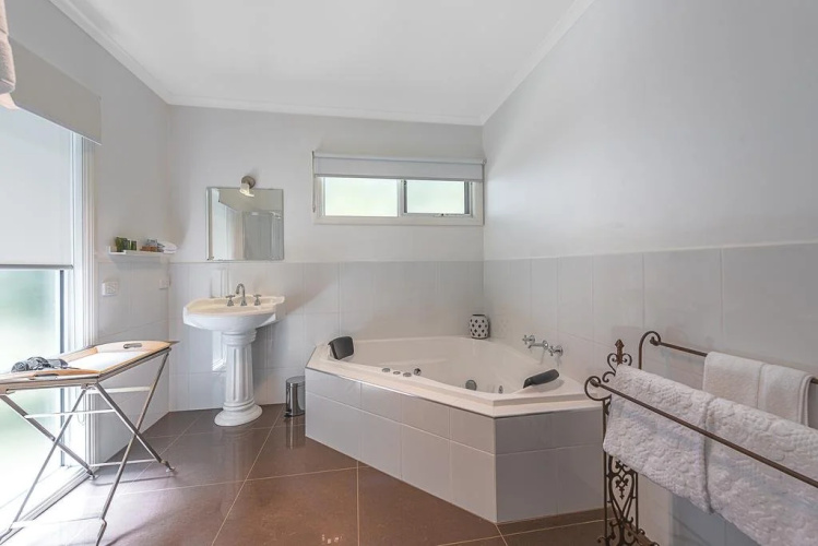 Amelina Cottages