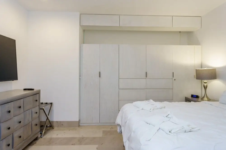 3 Bedrooms Luxury Apartment