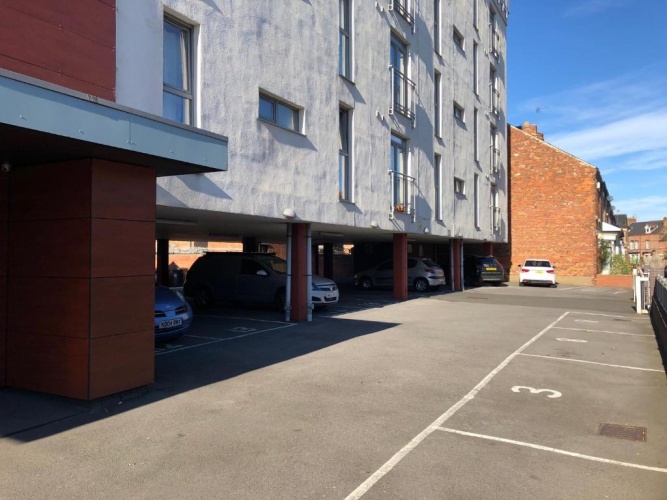 2 Bedrooms Apartment