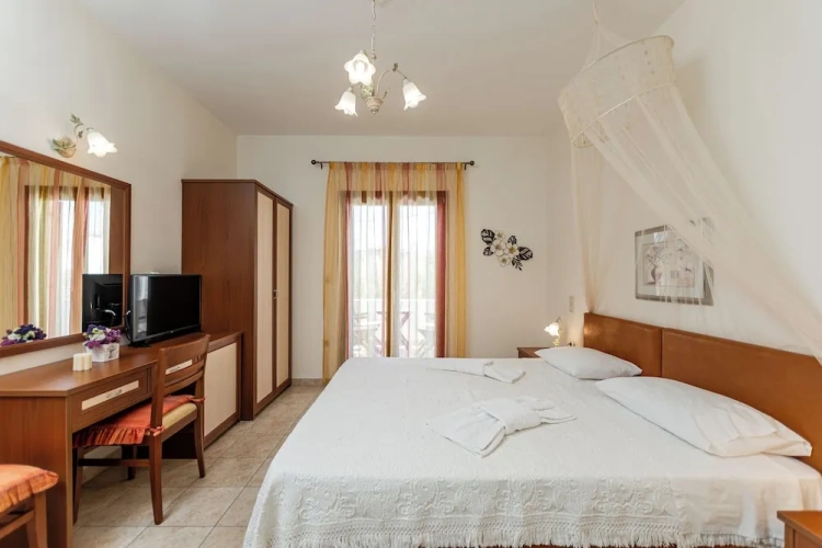 Apartment with balcony and with partial sea view