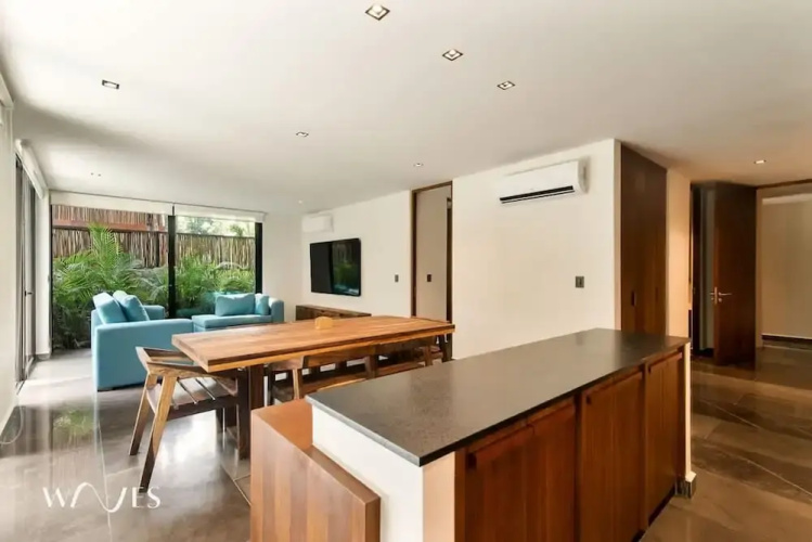 2BR w Private Pool - Steps Away From the Beach