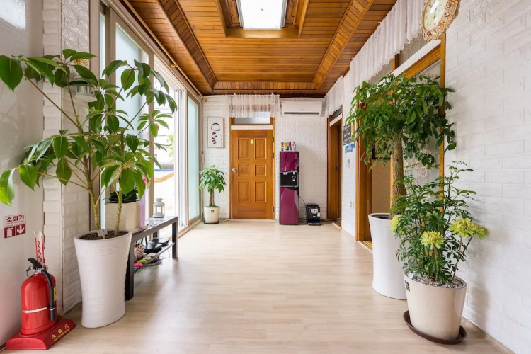 Yours Guesthouse