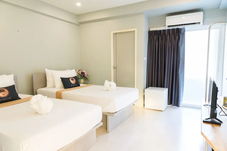 Standard Twin room with balcony