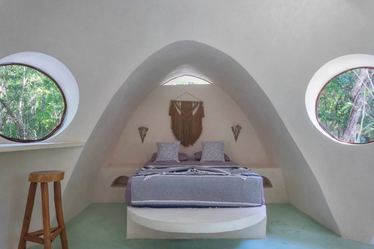 Room in Lodge - Unique Jungle Dome 2 Queen Beds