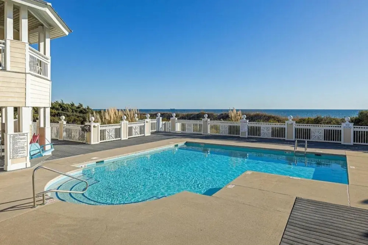 Dolphin Dreams 5 Bedroom Home by RedAwning