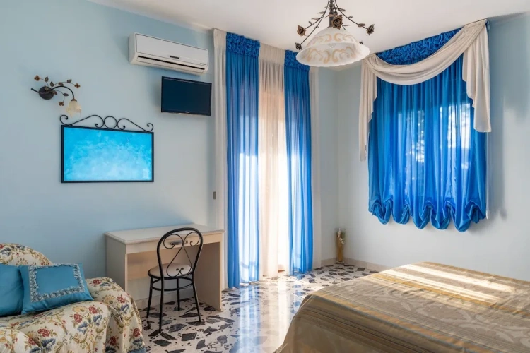 2 Bedrooms Deluxe Quadruple room with balcony and with view