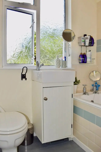 Bright 2 Bedroom Dublin House With Large Garden