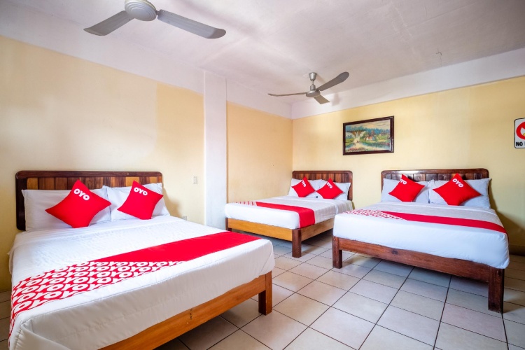 Standard Triple room