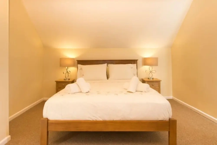 3 Bedrooms Cottage