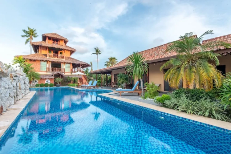 Royal Villa with balcony