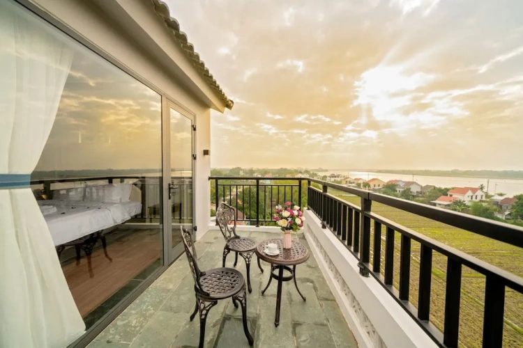 Executive Triple Suite with balcony