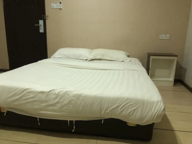 OYO 90668 Joy Inn