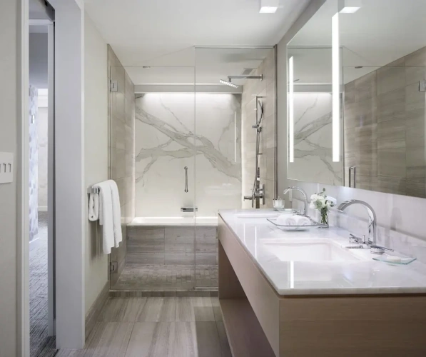 Double Club Suite with lake view