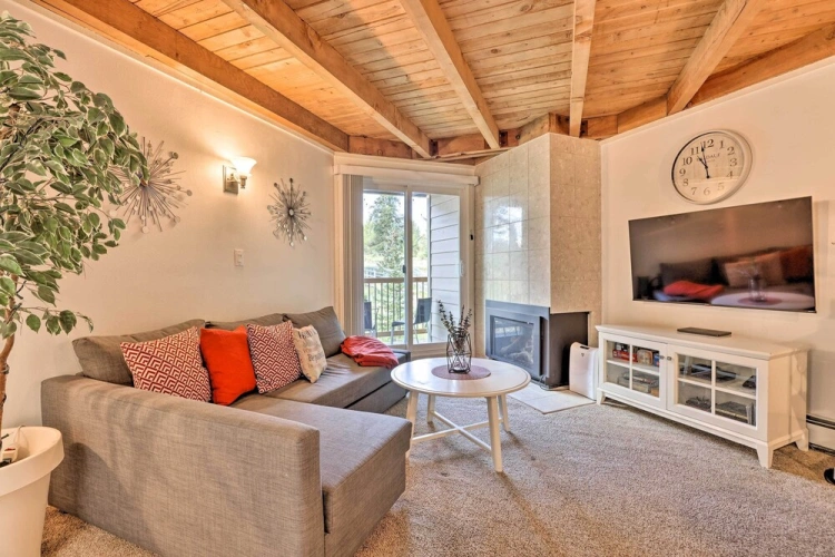 2 Bedrooms Apartment
