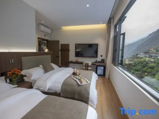 Deluxe Duplex Suite with view