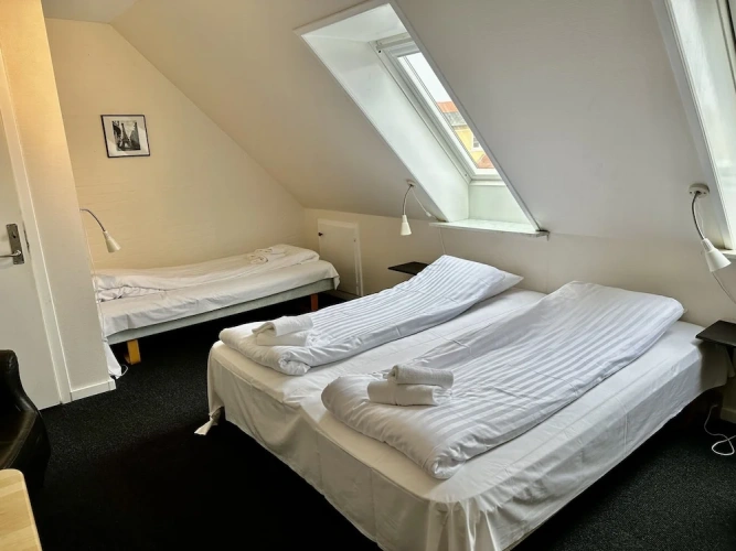 Standard Triple room