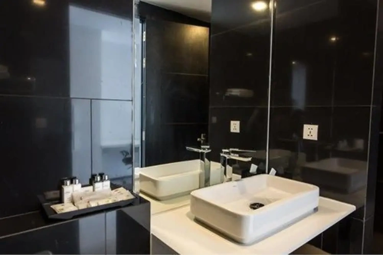 5 Bedrooms Luxury Penthouse room with city view