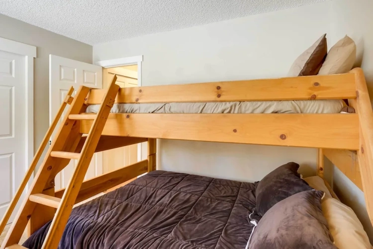 2 Bedrooms Apartment