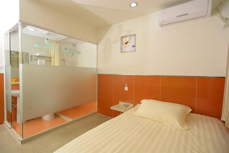 99 Inn Shanghai Tibet North Road