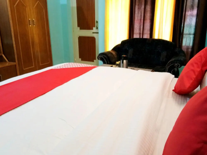 OYO 14349 Hotel HMG