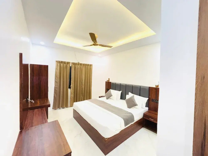 Hotel Omkar Palace