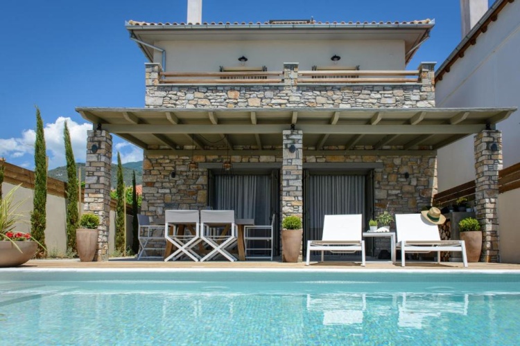 Villa beachfront