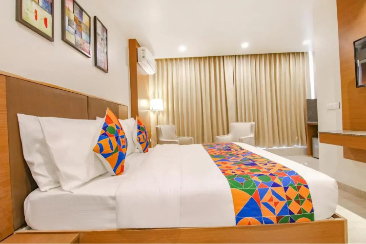 Saltstayz Select – Unitech Cyber Park