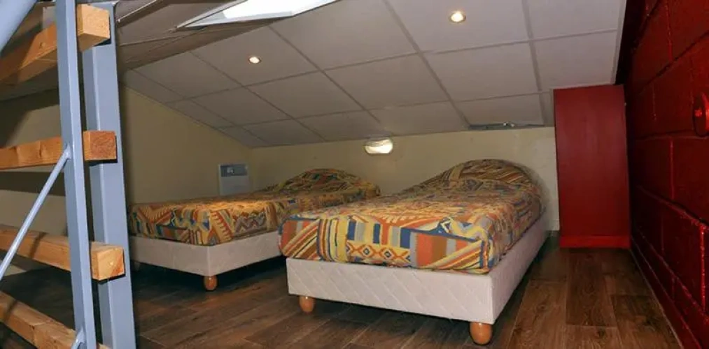 8 People Cottage