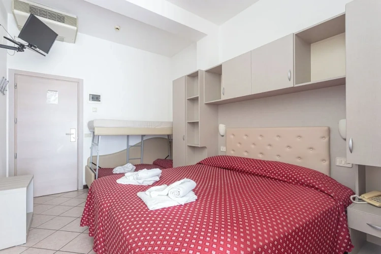Standard Quadruple room