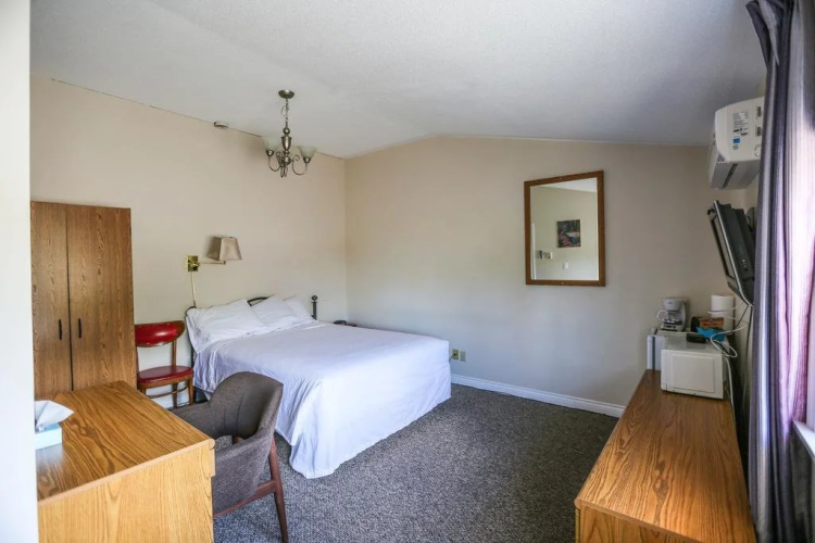 Airport Inn