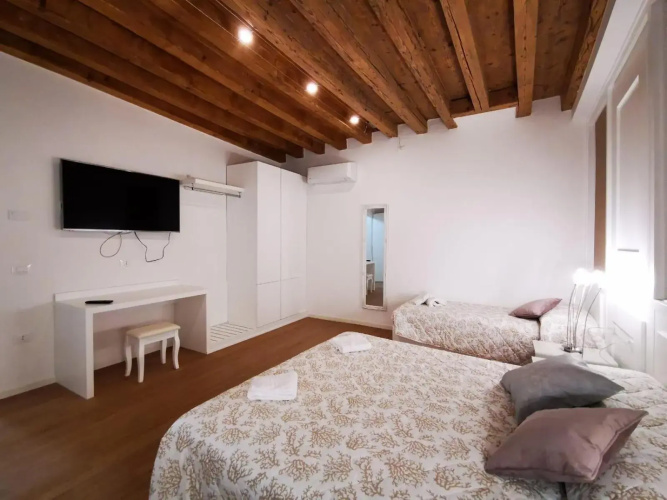 Deluxe 3 Bedrooom Flat in Rialto