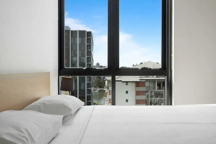Spaciously Bright 1-bed Apartment
