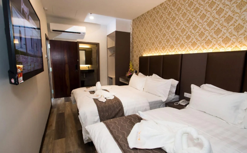 Spring Season Hotel