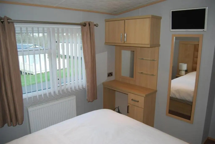 33 Solent Village