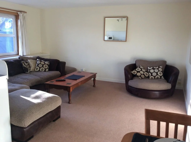 4 Varis Apartments
