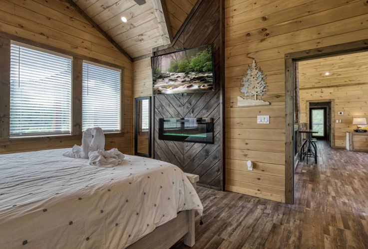 Luxury Sevierville Cabin w/ Private Hot Tub!