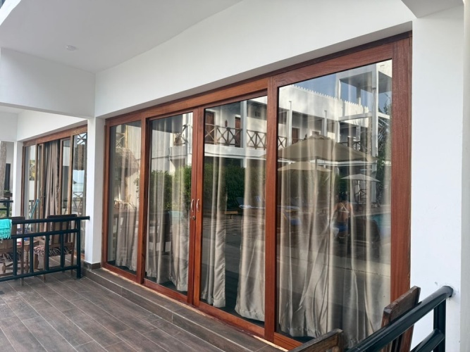 Deluxe Triple room with pool view