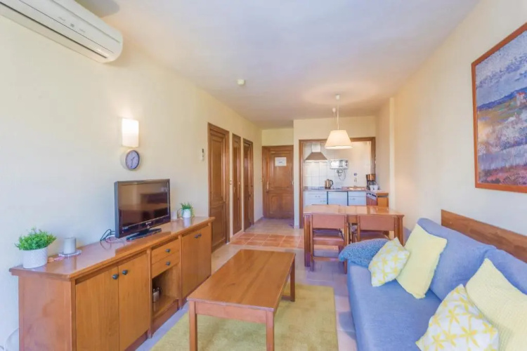 ☆Beachfront 1br Ronda 4 - Ac/Wifi/Pool