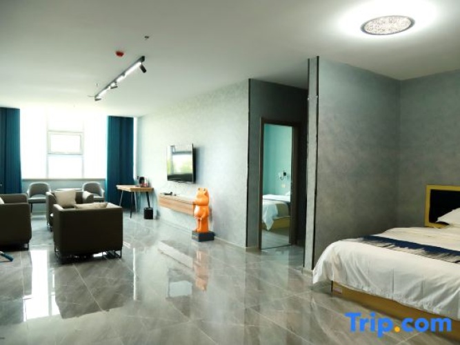 Deluxe Suite