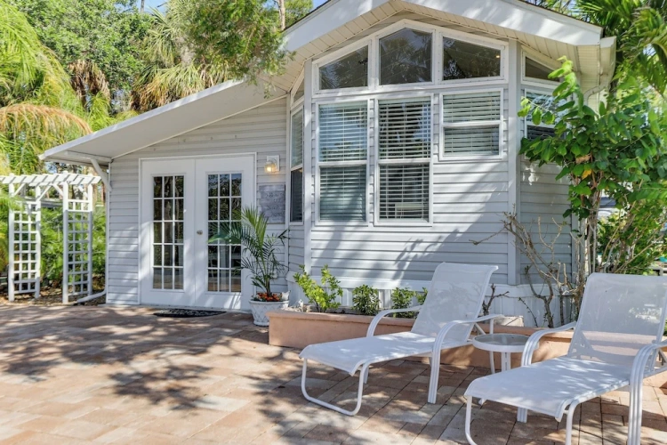 2 Bedrooms Cottage
