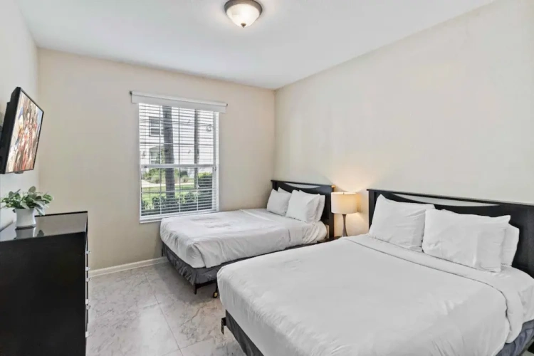 2 Bedrooms Apartment