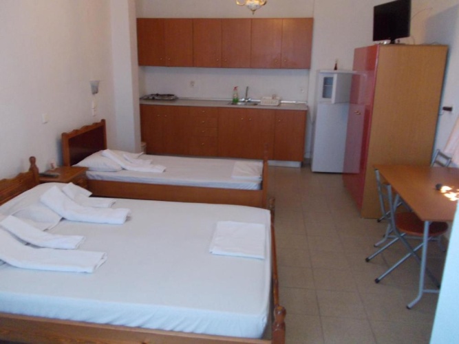 Standard Triple room