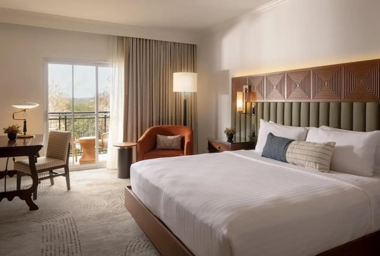 Deluxe Hill Country View Double room